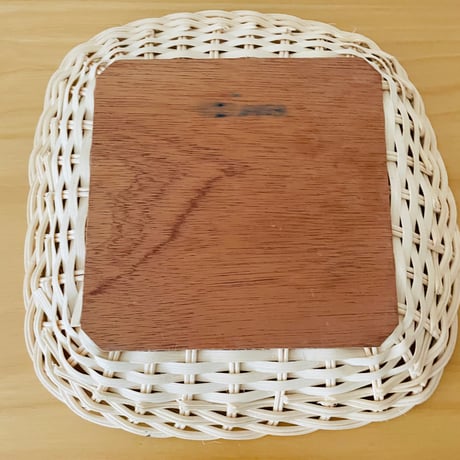 スタイリッシュなチークと籐の手編みのトレイ/スクエア/23cm x24cm