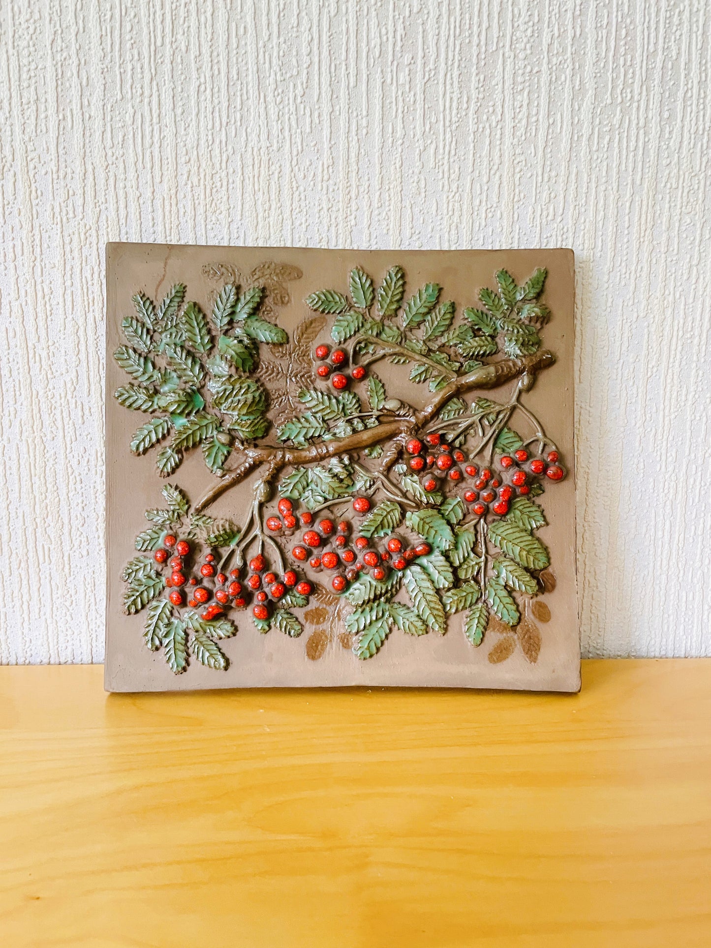 Jie Gantofta/ジィ ガントフタ/陶板/Rönnbär/西洋ナナカマド/大判