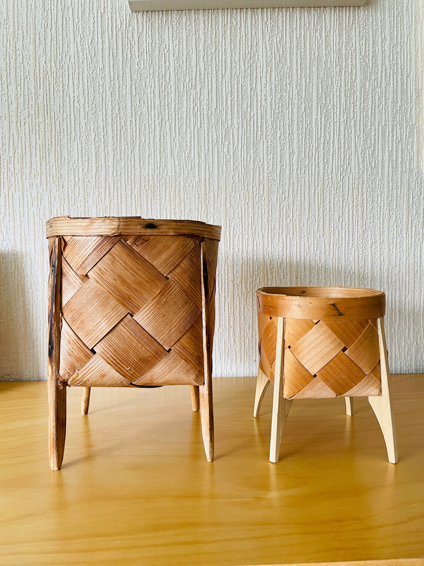 北欧伝統手/Spånkorg/工芸スポンコリ/脚付き