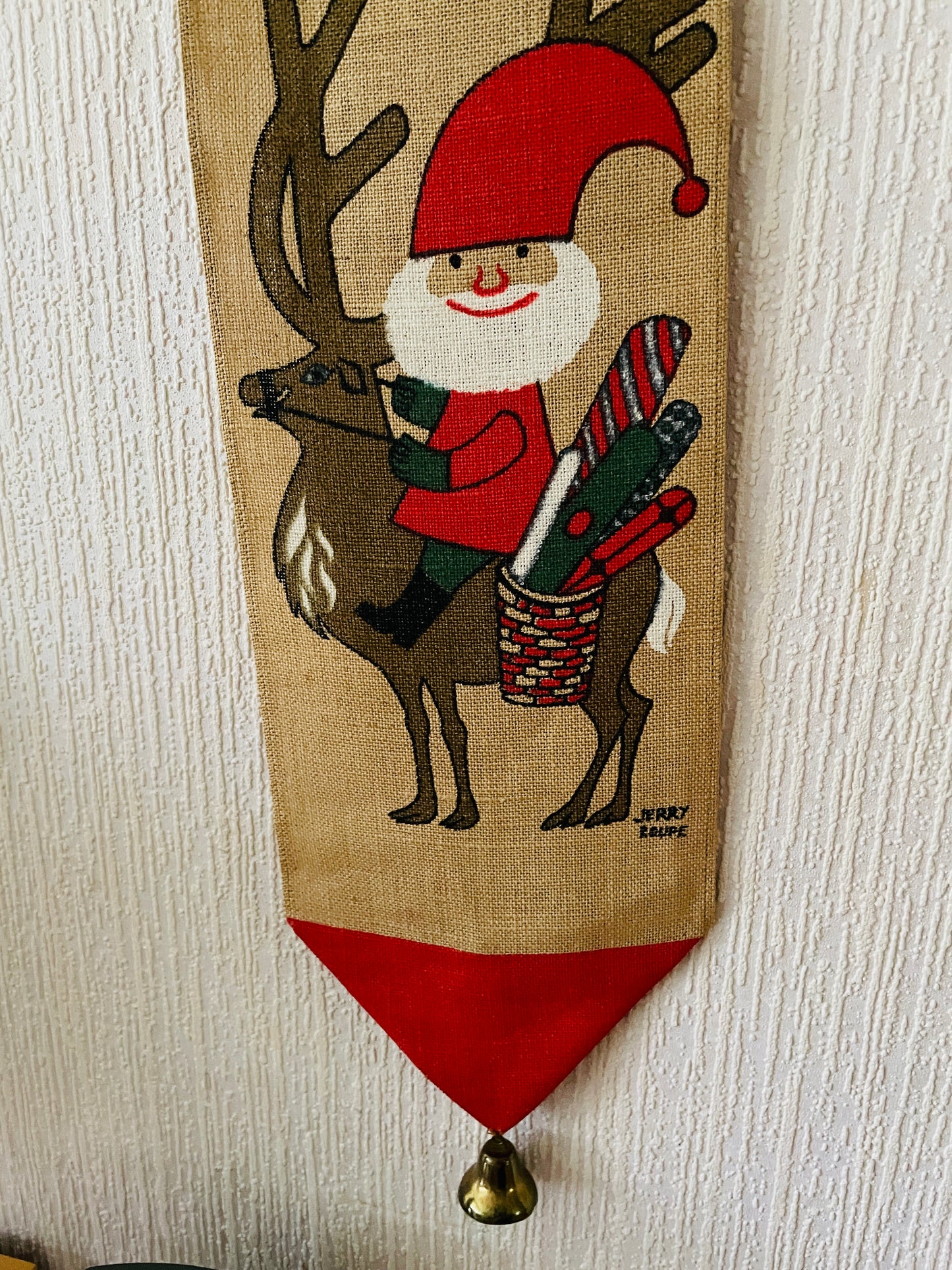 Jerry Roupe/ジェリー.ロウぺ/タペストリー/トナカイさんに乗ったトムテさんとニッセ