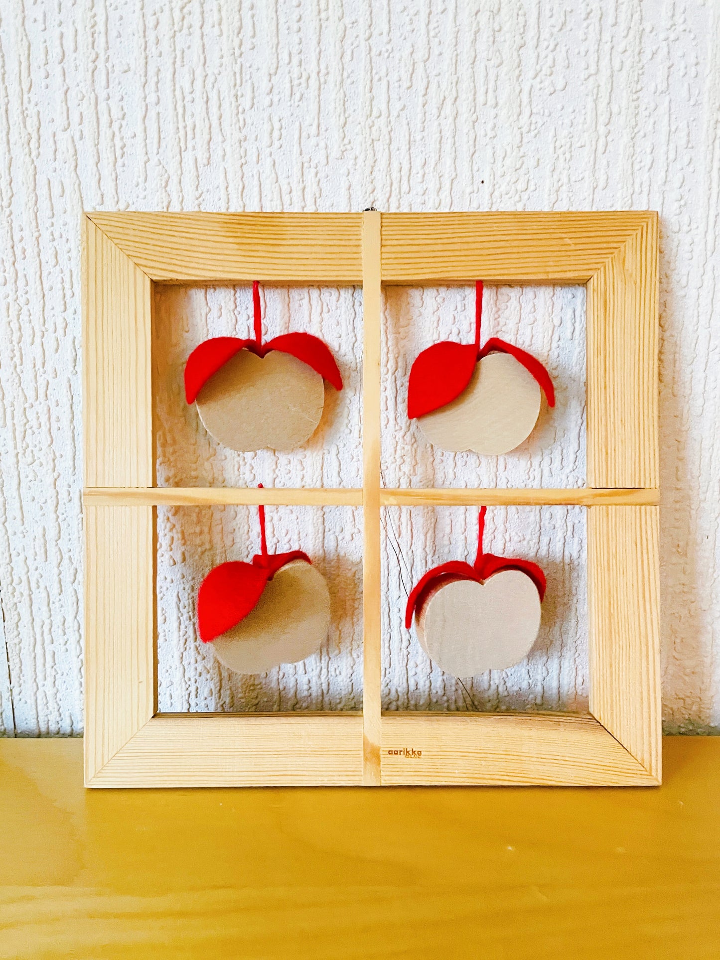 Aarikka/アーリッカ/木製/窓飾りオーナメント/リンゴ