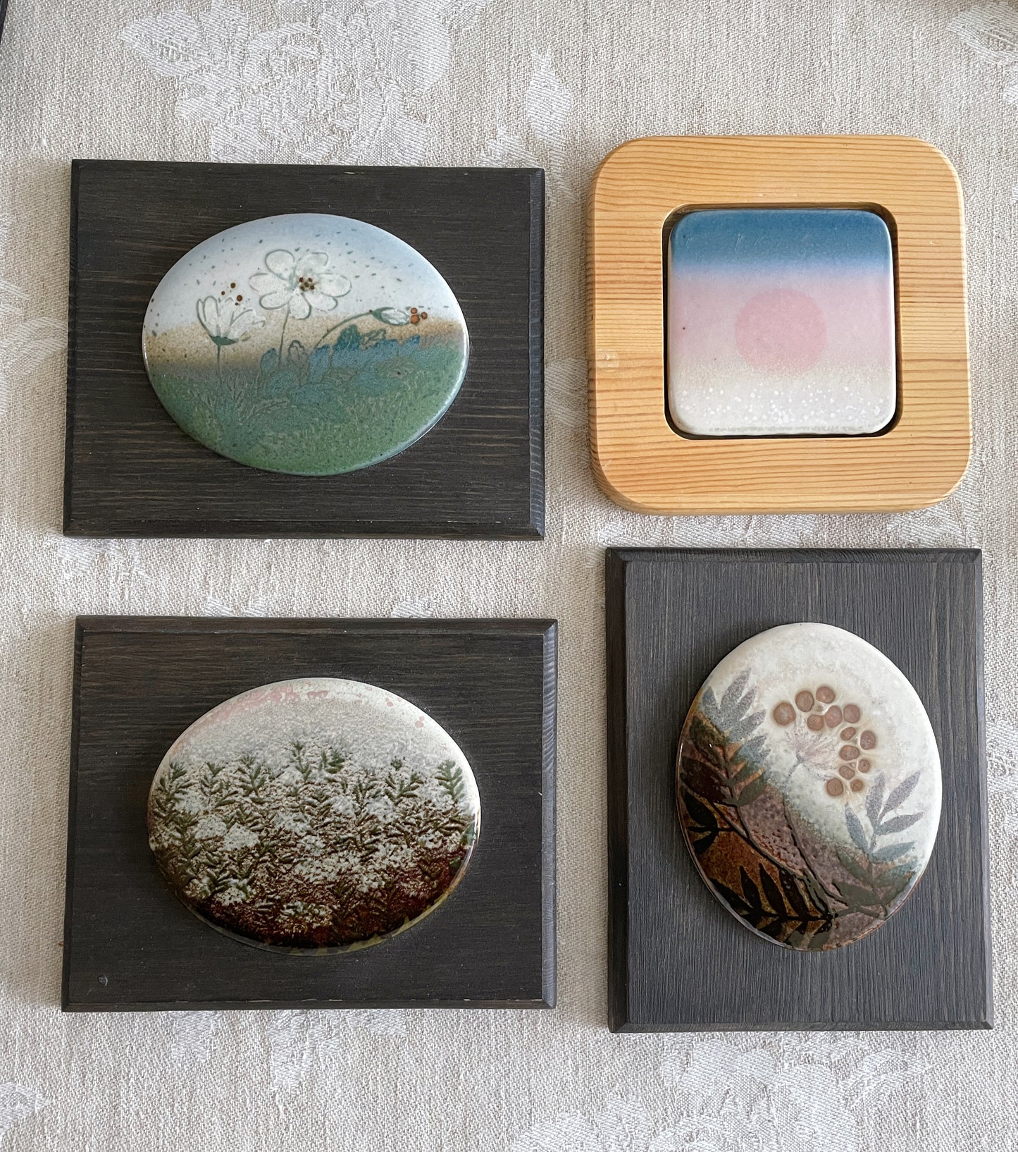 Pentik Finland / Pentik / Kristina Sannio / Kristina Sannio / Lapplands Rön / Mountain Ash / Ceramic tile with wooden frame