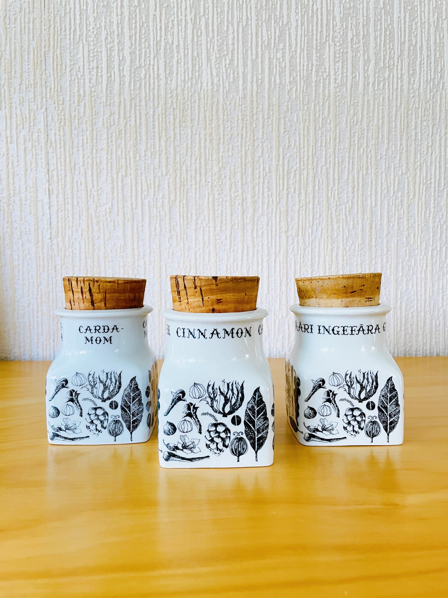 Arabia/Arabia/Esteri Tomula/Esteri Tomula/Kardemumma/Cardamom/Spice Pot