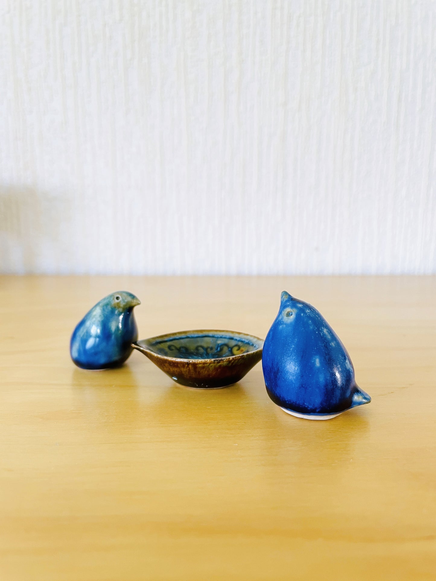 Höganäs Keramik/フーガネース.セラミック/John Andersson/ヨン.アンダーソン/小鳥と葉っぱのミニチュアサイズのオブジェ/3個セット/Nr.1