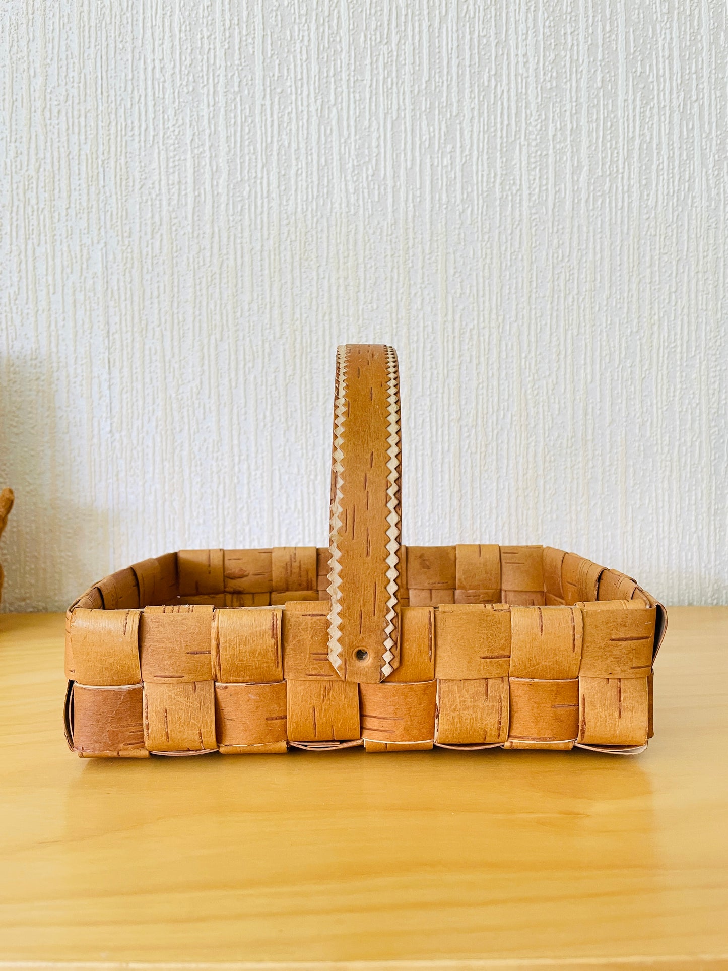 北欧伝統手工芸品/白樺細工/Näver/ネーバー/ハンドル付きバスケット