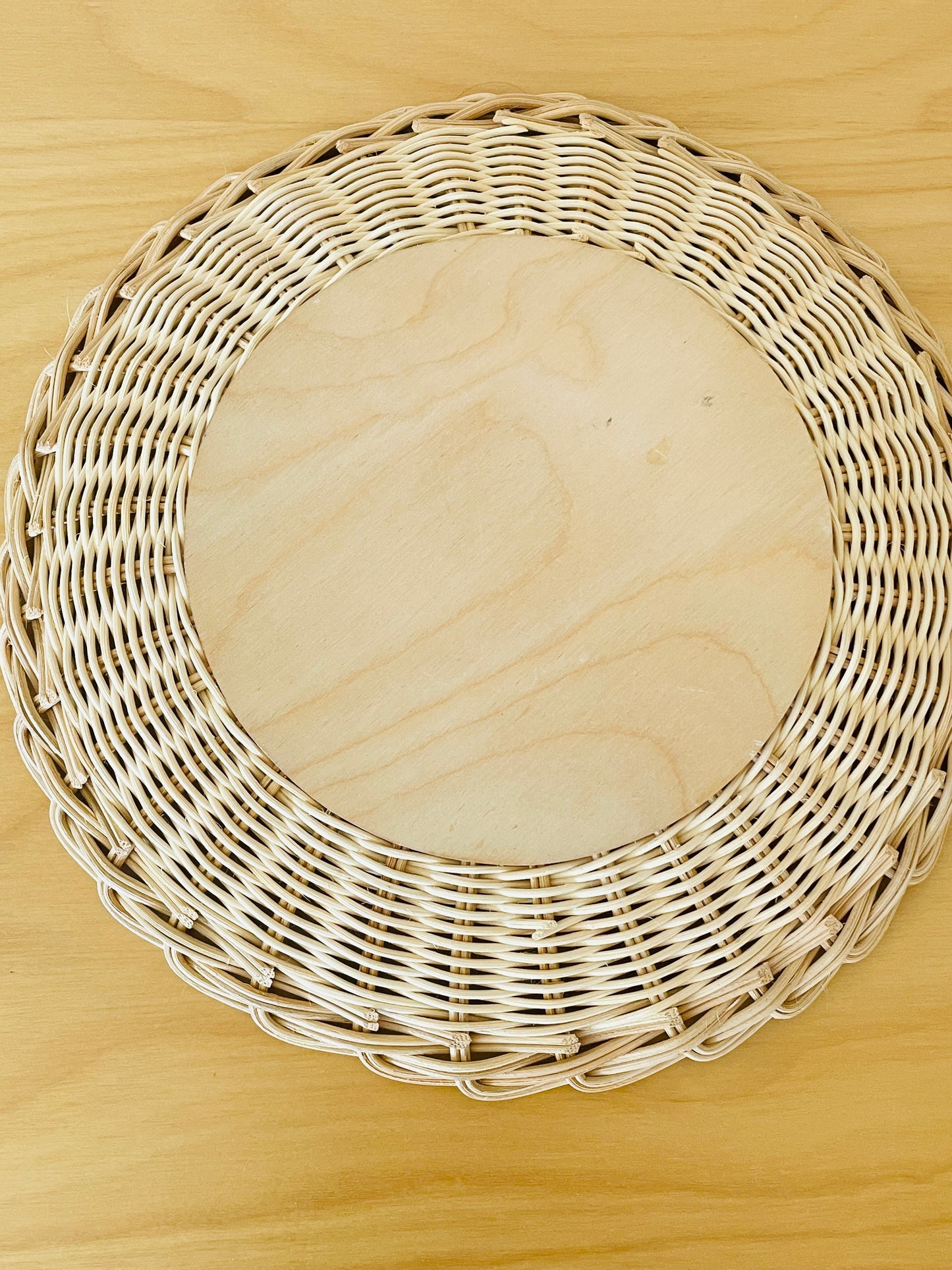 籐とチークのスタイリッシュなトレイ/ラウンド/32cm