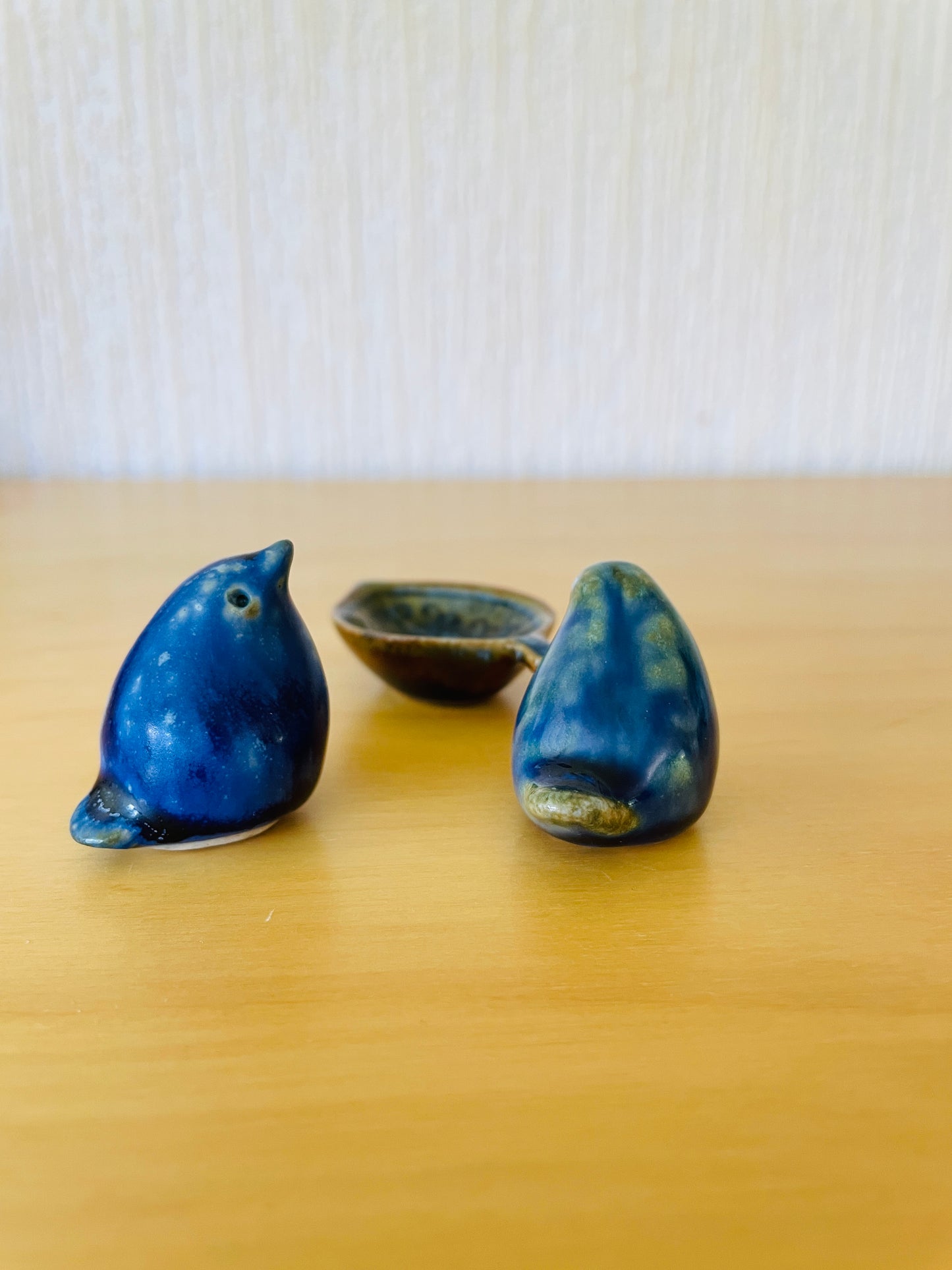 Höganäs Keramik/フーガネース.セラミック/John Andersson/ヨン.アンダーソン/小鳥と葉っぱのミニチュアサイズのオブジェ/3個セット/Nr.1