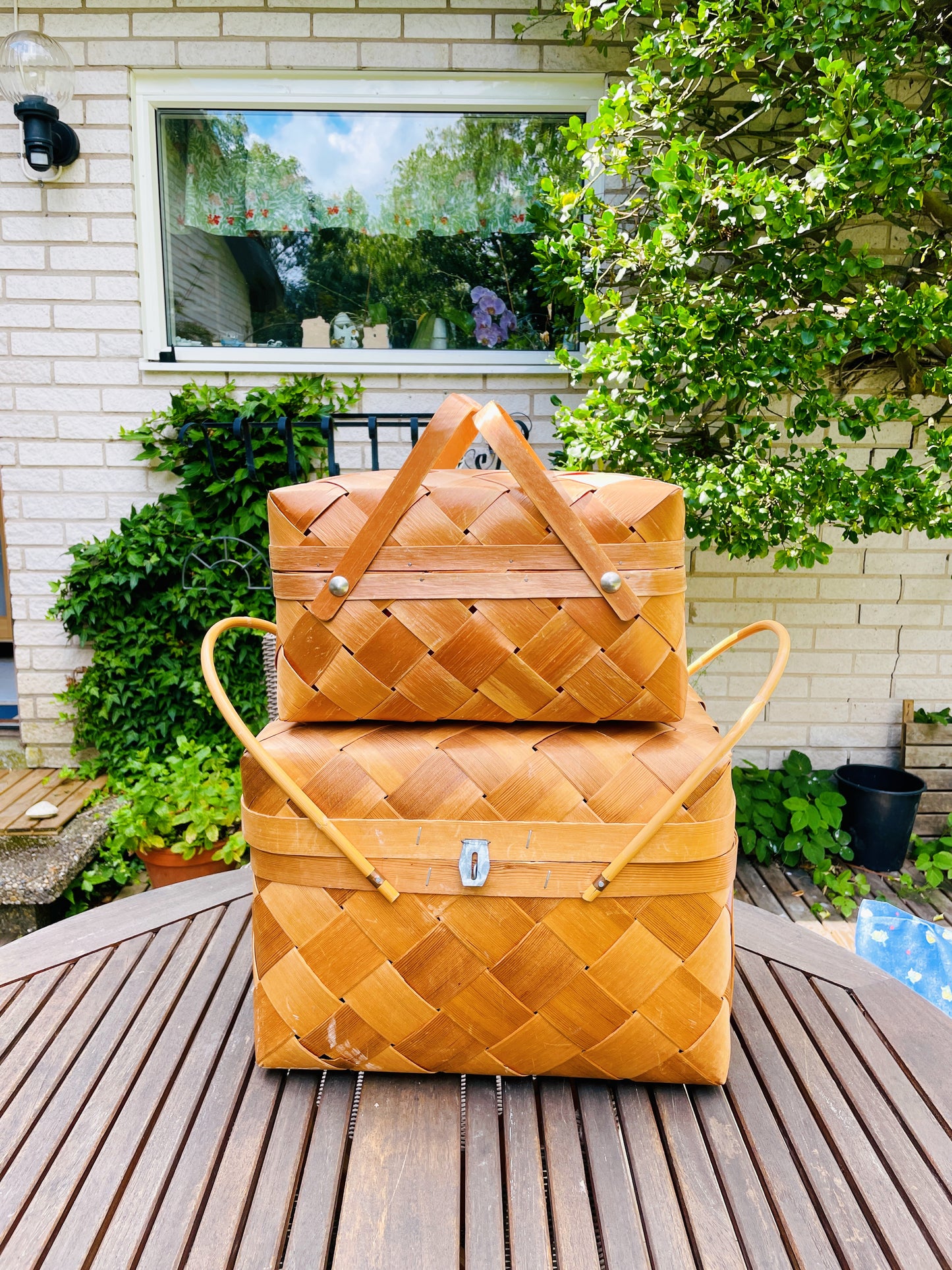 北欧手工芸/Spånkorg/スポンコリ/ナチュラル/ハンドル蓋付きカゴ