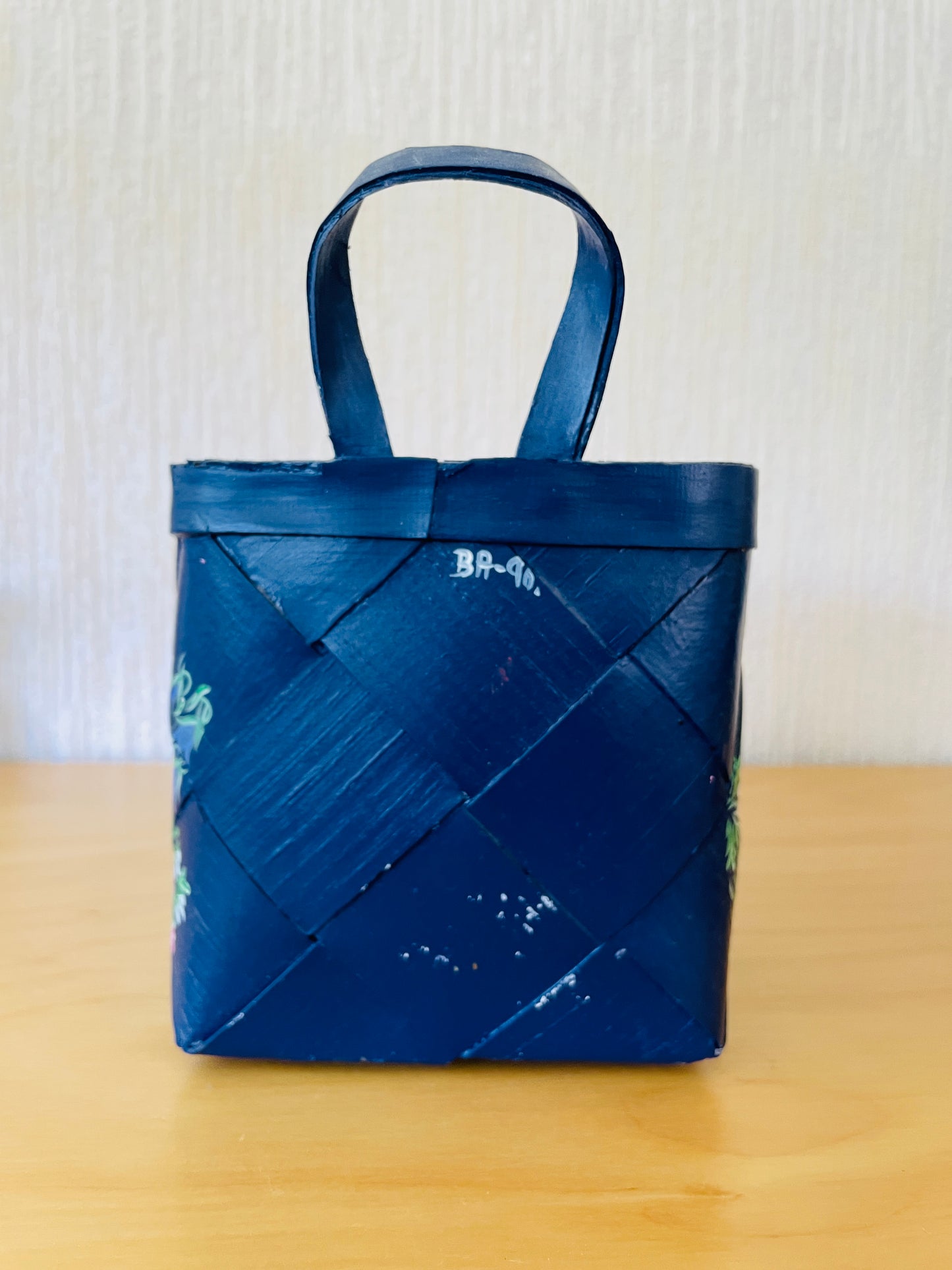 北欧伝統手工芸/Spånkorg/スポンコリ/壁掛けタイプ/ハンドペイント/ブルーにいっぱいのお花柄