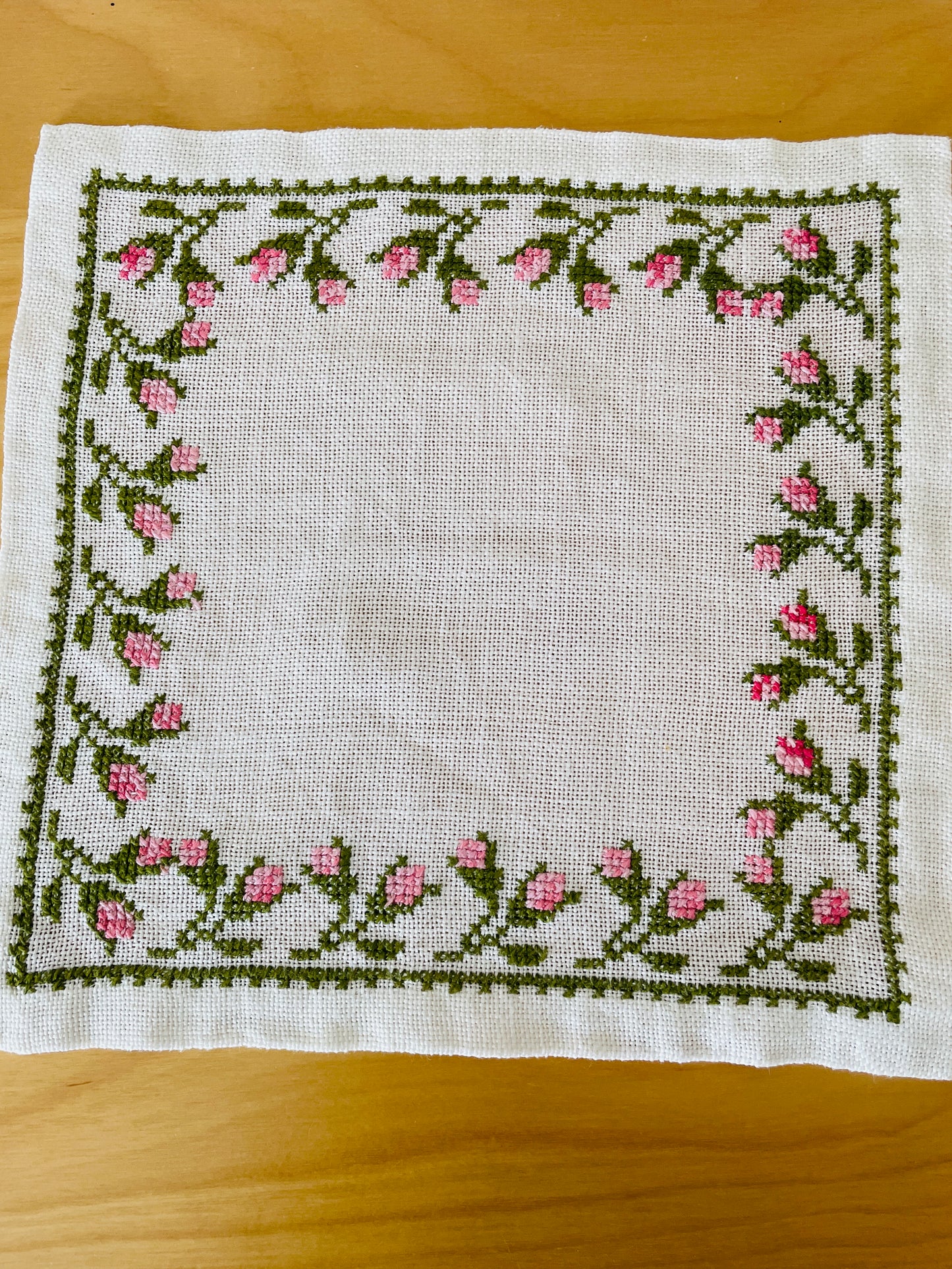 北欧刺繍/ハタンガー刺繍/クロスステッチ/刺繍クロス2枚セット
