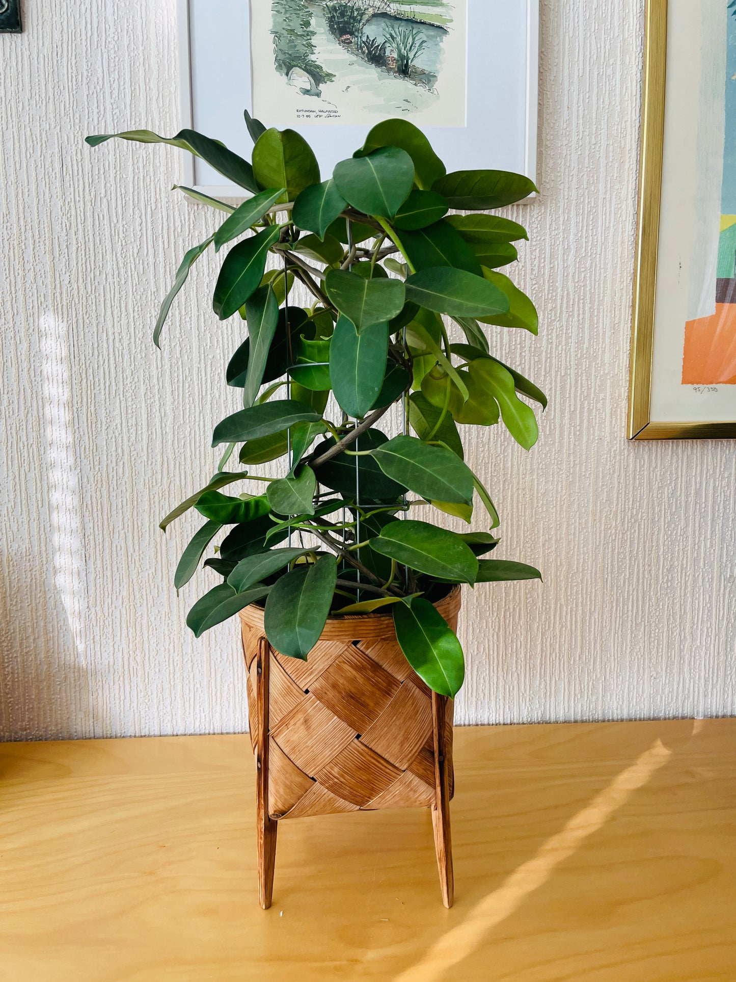 北欧伝統手工芸品スポンコリ脚付きフラワーポット