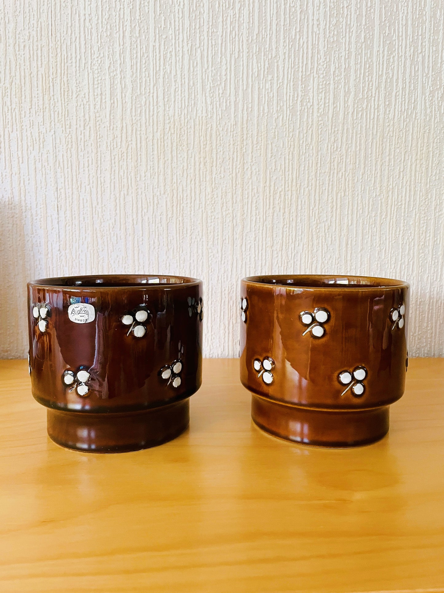 Rörstrand/ロールストランド/Sylvia Leuchovius/シルビア.レウショビウス/フラワーポット/濃いめのブラウン