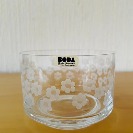 Boda/ボーダ/ハンドメイドガラス/お花がいっぱい彫られたガラスのボウル