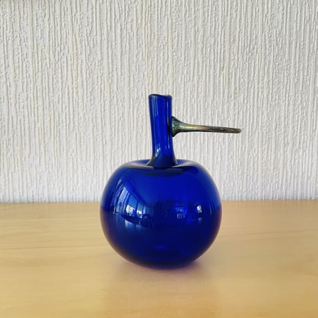 Nuutajärvi/ヌータヤルヴィ/Oiva Toikka/オイバ.トイッカ/Pro Arte/ガラスのリンゴのオブジェ/ボトル/一輪挿し/ウルトラマリンブルー