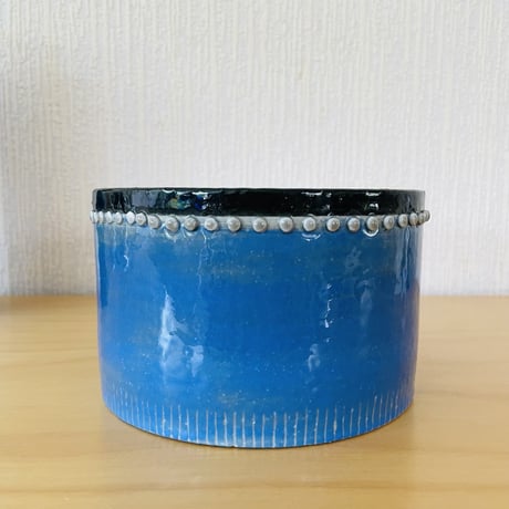 Rörstrand/ロールストランド/Ateljé/アトリエメイド/Sylvia Leuchovius/シルビア.レウショヴィウス/花器/青に白のドット/ラウンド型