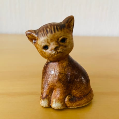 Rutebo Leksand/ルーテボー/レイクサンド/首を傾げる可愛い子猫ちゃん