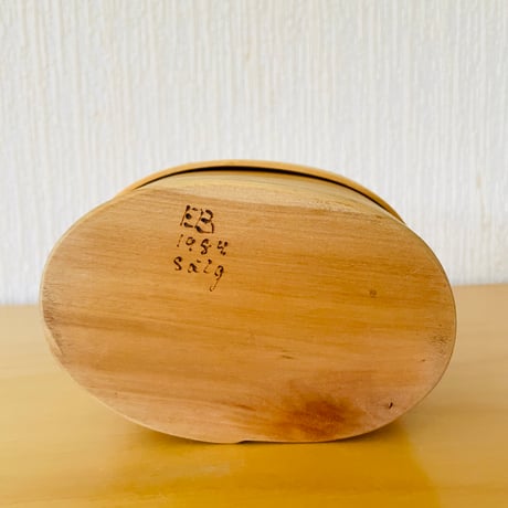 北欧伝統手工芸/Svepask/蓋付きオーバルケース