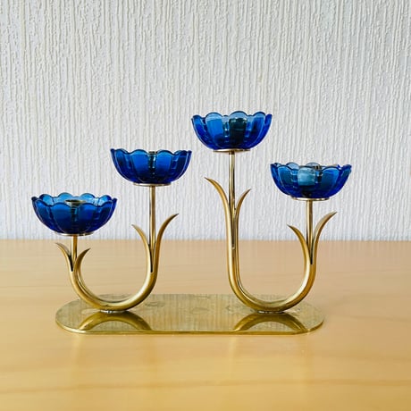 Ystad Metall/イースタッド.メタル/Gunnar Ander/グンナ.アンダー/ガラスのお花のキャンドルスタンド/4連/ブルー