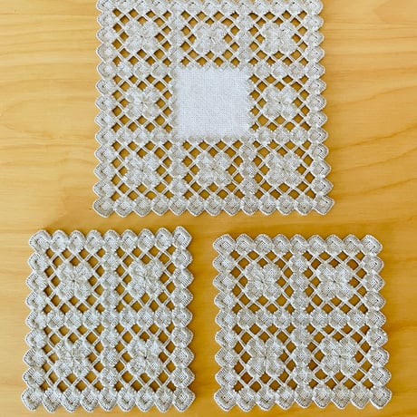 北欧伝統手工芸/ハダンガー刺繍/ドイリー/3枚セット