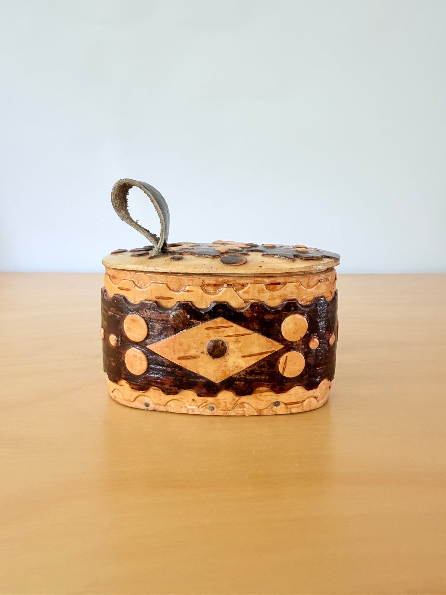 Traditional Nordic Craft / Näver / Birch Bark / Lidded Pill Box / Small Storage Box