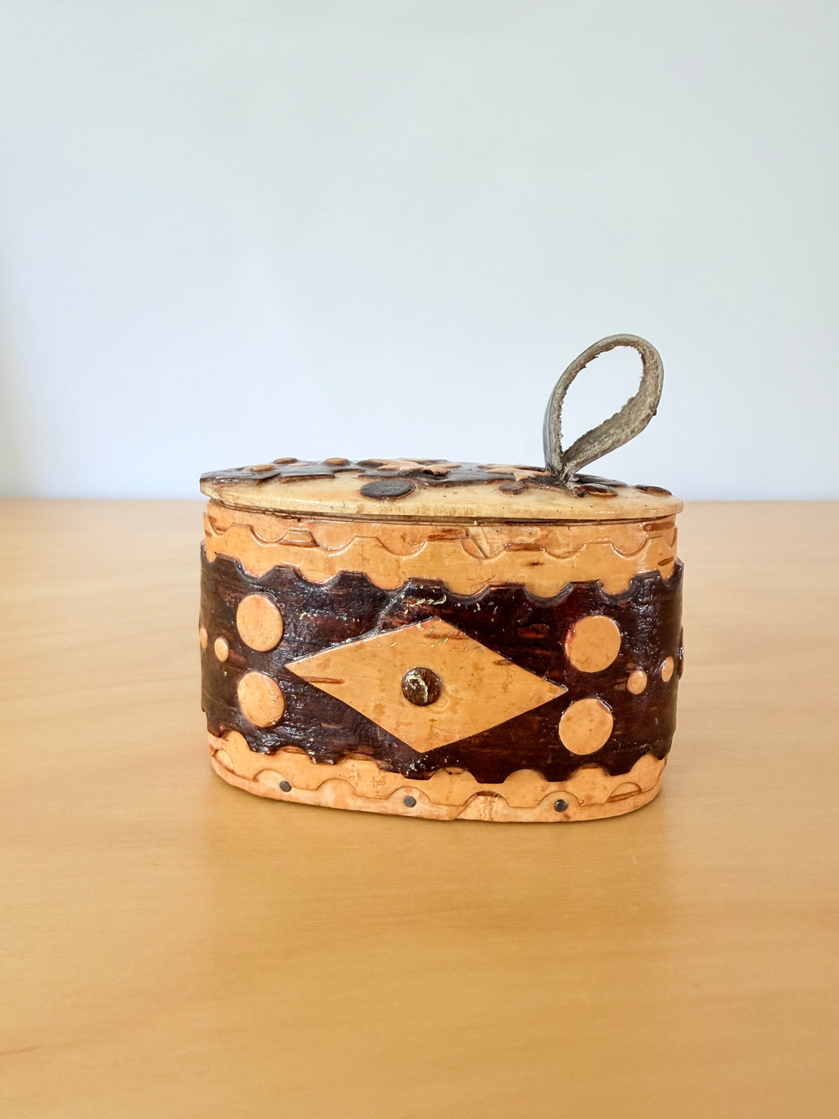 Traditional Nordic Craft / Näver / Birch Bark / Lidded Pill Box / Small Storage Box