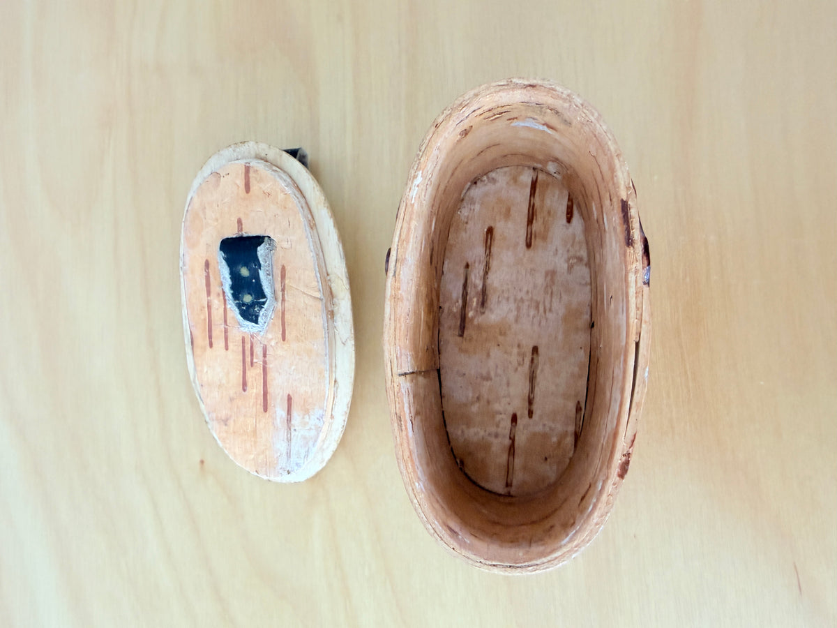 Traditional Nordic Craft / Näver / Birch Bark / Lidded Pill Box / Small Storage Box