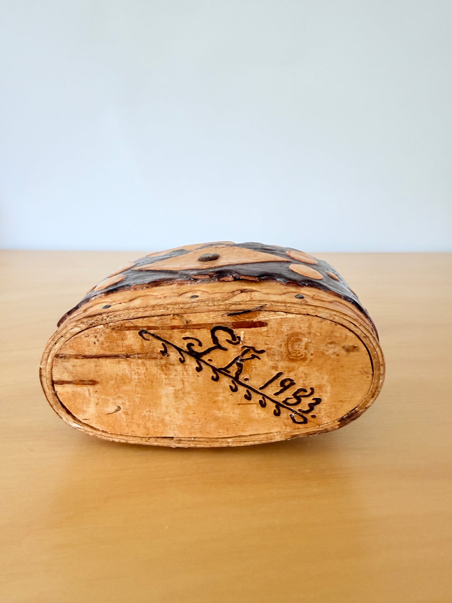 Traditional Nordic Craft / Näver / Birch Bark / Lidded Pill Box / Small Storage Box
