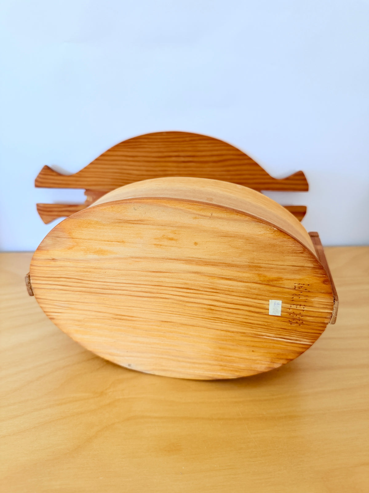 Traditional Scandinavian handicrafts / Vintage / Svepask / Lidded wooden box / With lock