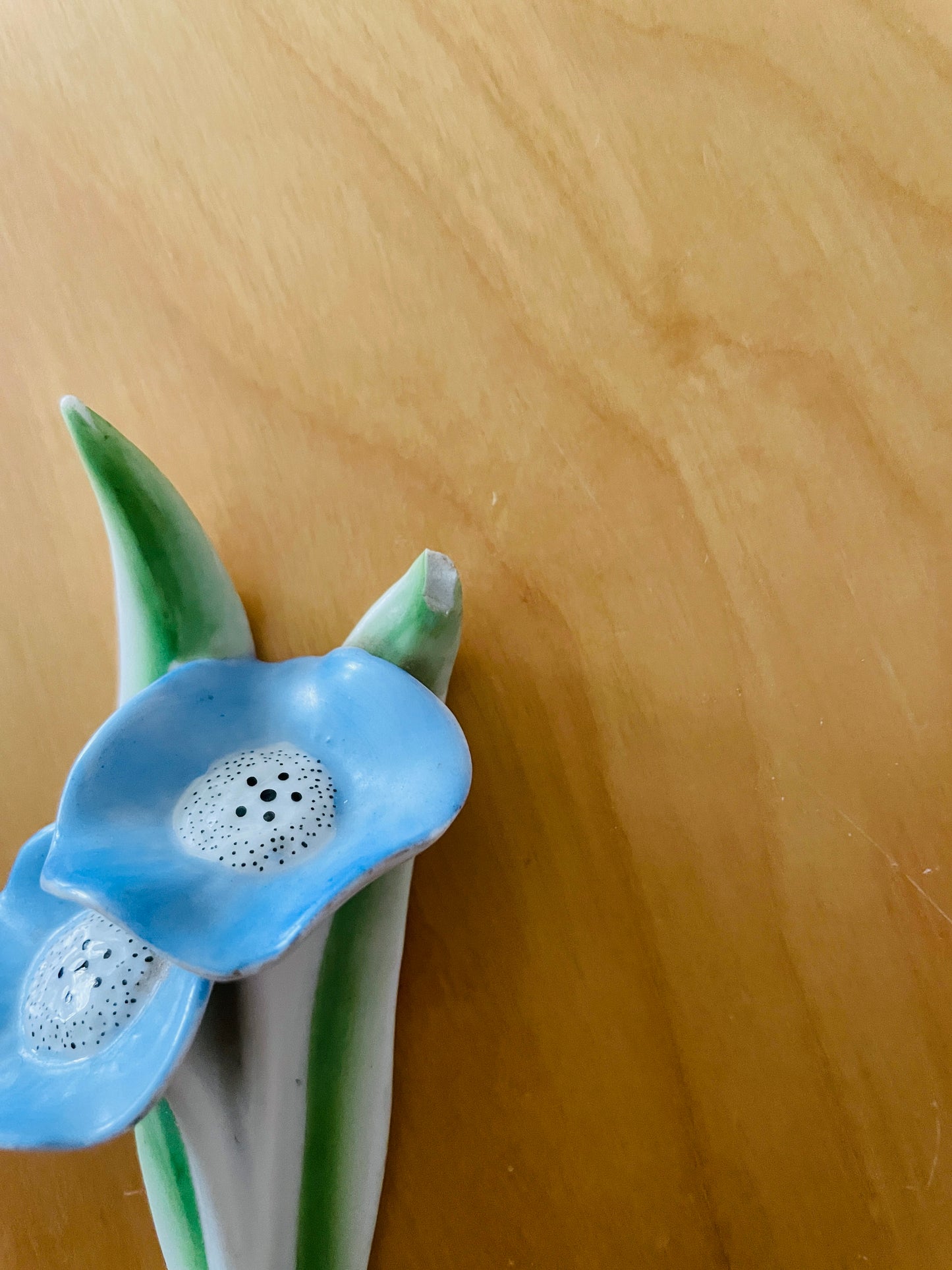 Hackefors/ハッケフォシュ/お花のカトラリーレスト/淡いブルー/ダブルのお花/訳あり