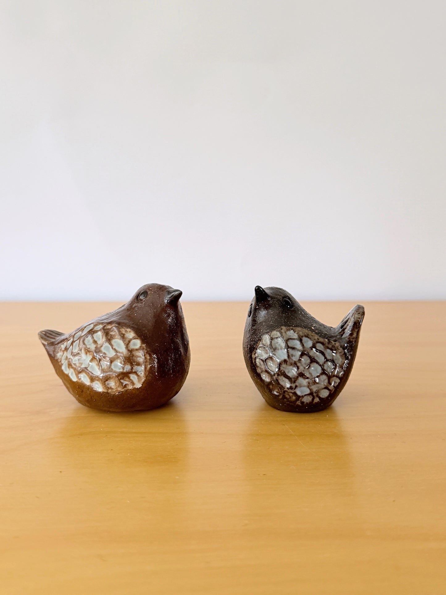 Trosa Keramik/Bengt Wall/Bird Figurine/Downward Tail