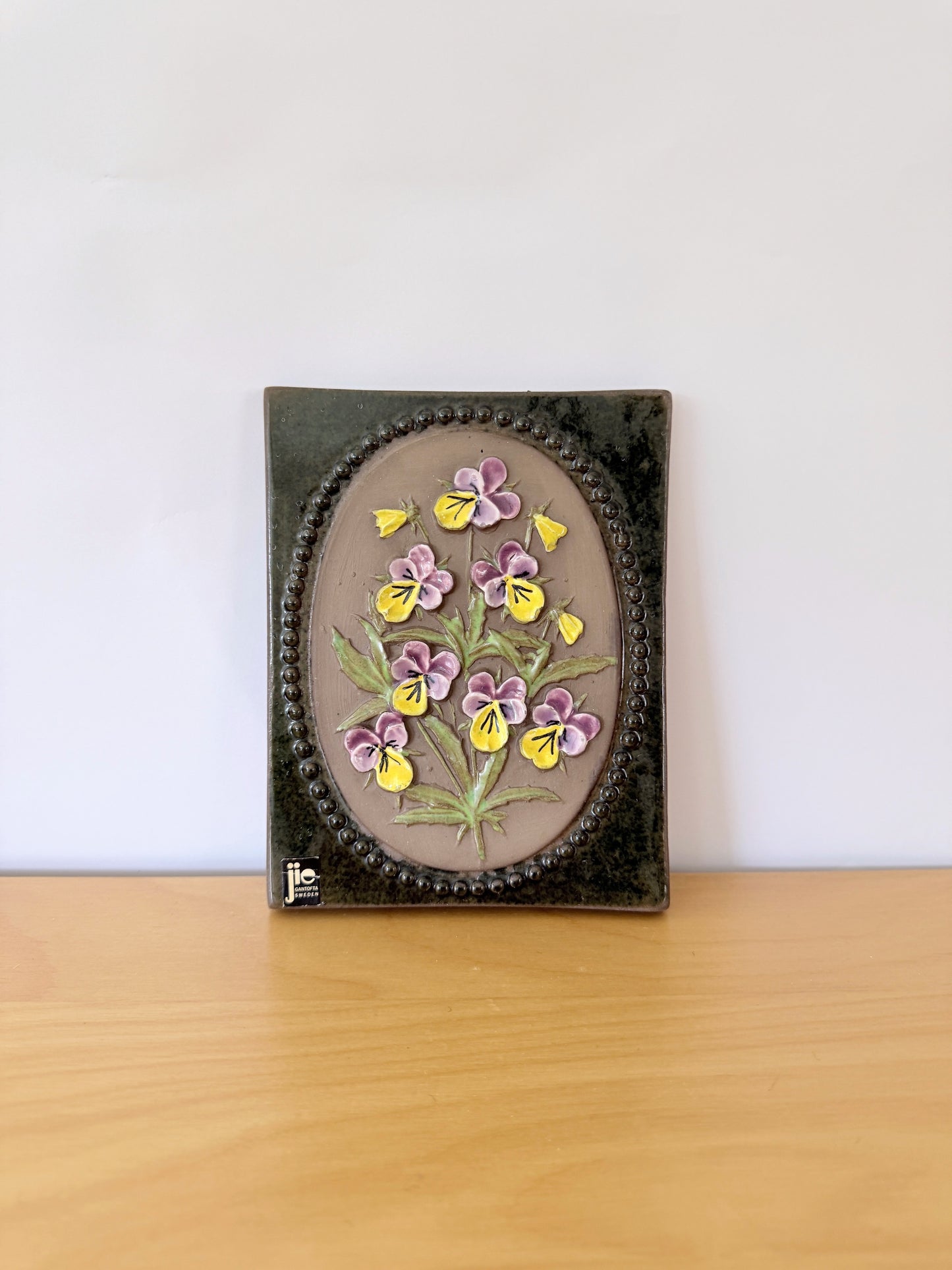 Jie Gantofta/Jie Gantofta/Ceramic Plaque/Viola
