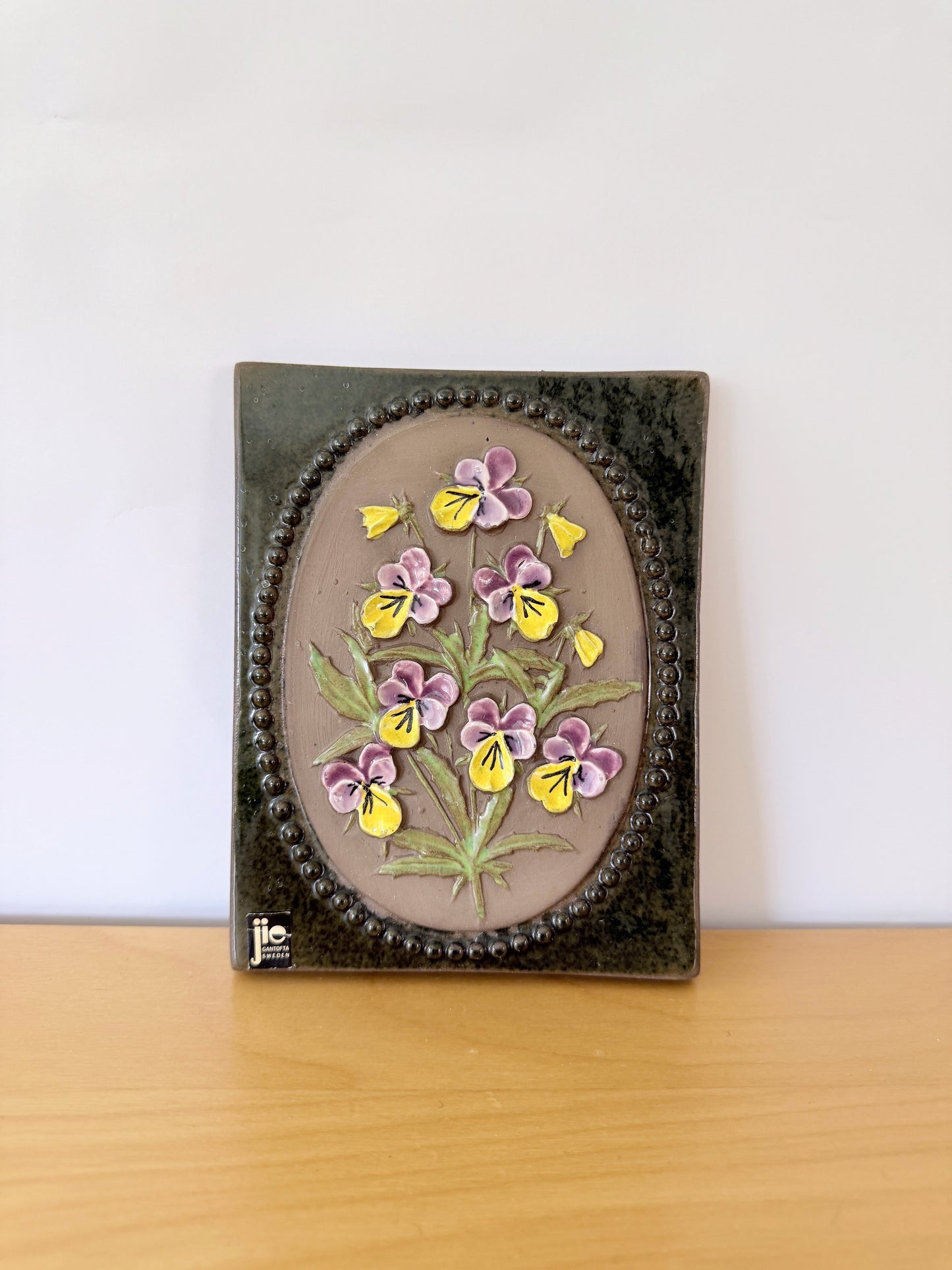Jie Gantofta/Jie Gantofta/Ceramic Plaque/Viola