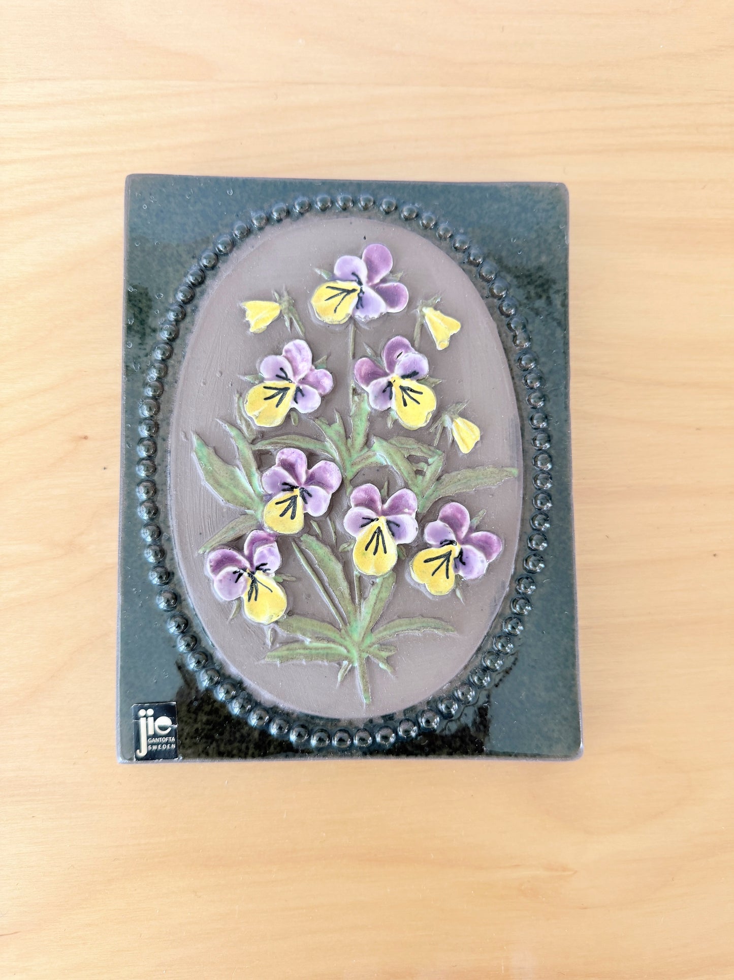 Jie Gantofta/Jie Gantofta/Ceramic Plaque/Viola
