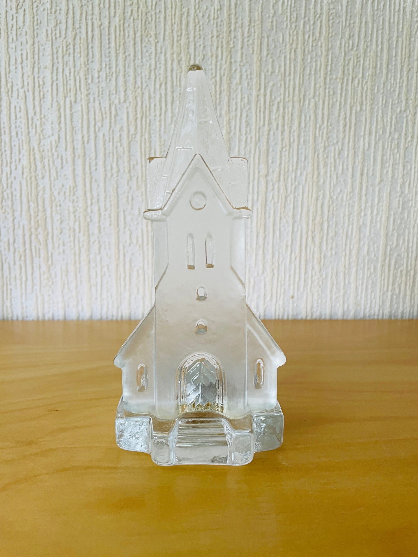 北欧ヴィンテージ/Nybro Glasbruk/ニーブロー.ガラス工房/ガラスのキャンドルスタンド/スゥエーデンの教会