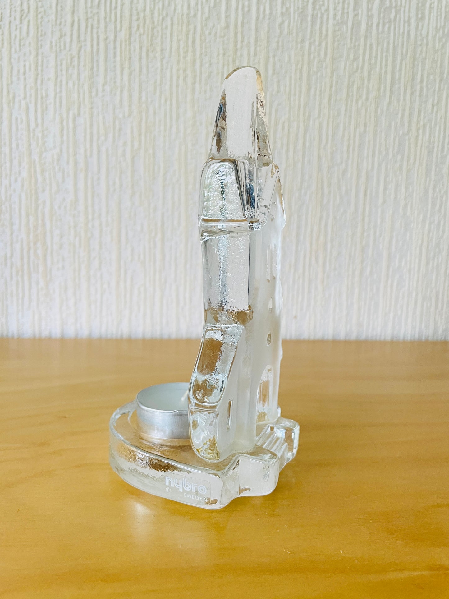 北欧ヴィンテージ/Nybro Glasbruk/ニーブロー.ガラス工房/ガラスのキャンドルスタンド/スゥエーデンの教会