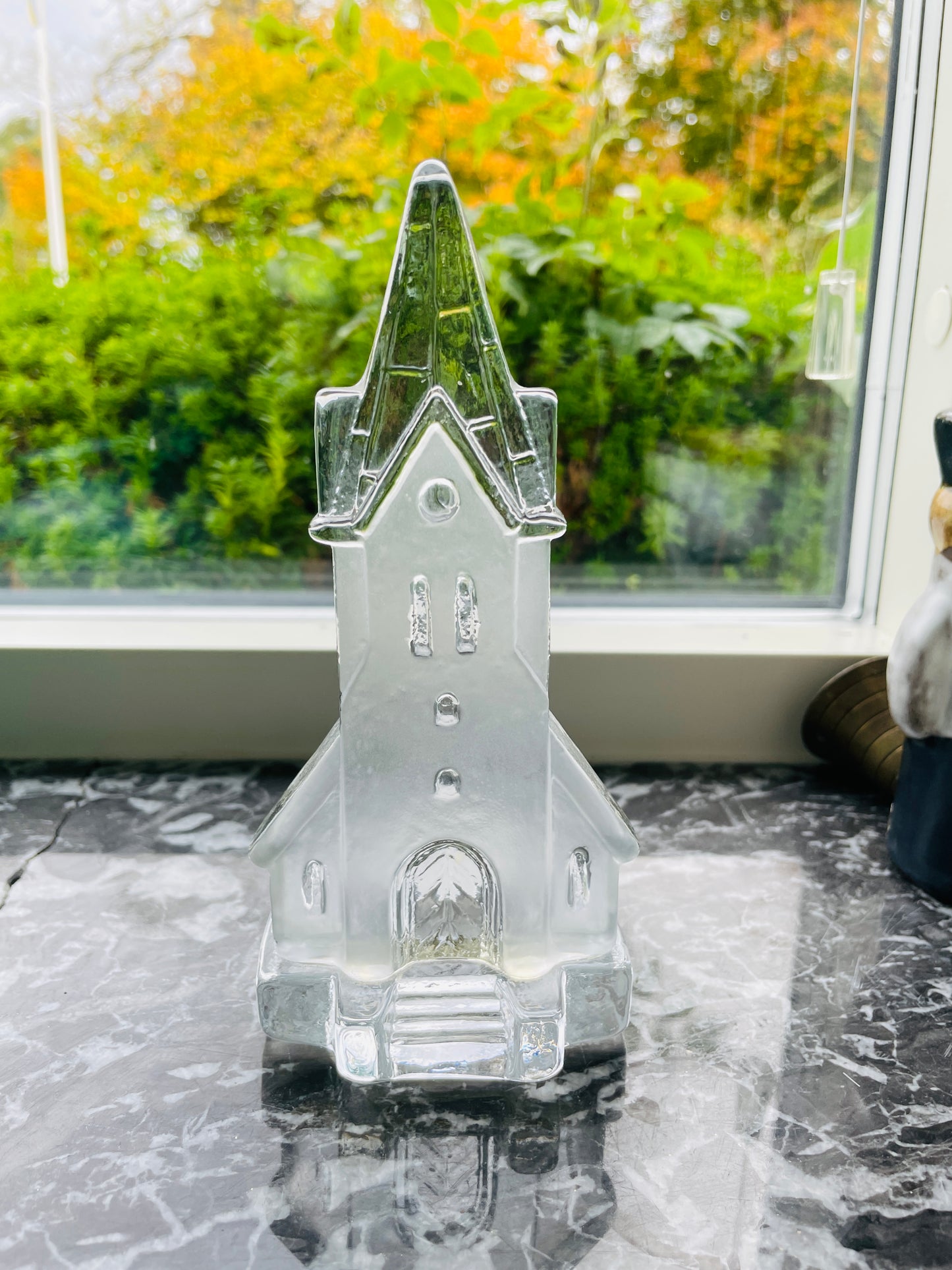 北欧ヴィンテージ/Nybro Glasbruk/ニーブロー.ガラス工房/ガラスのキャンドルスタンド/スゥエーデンの教会