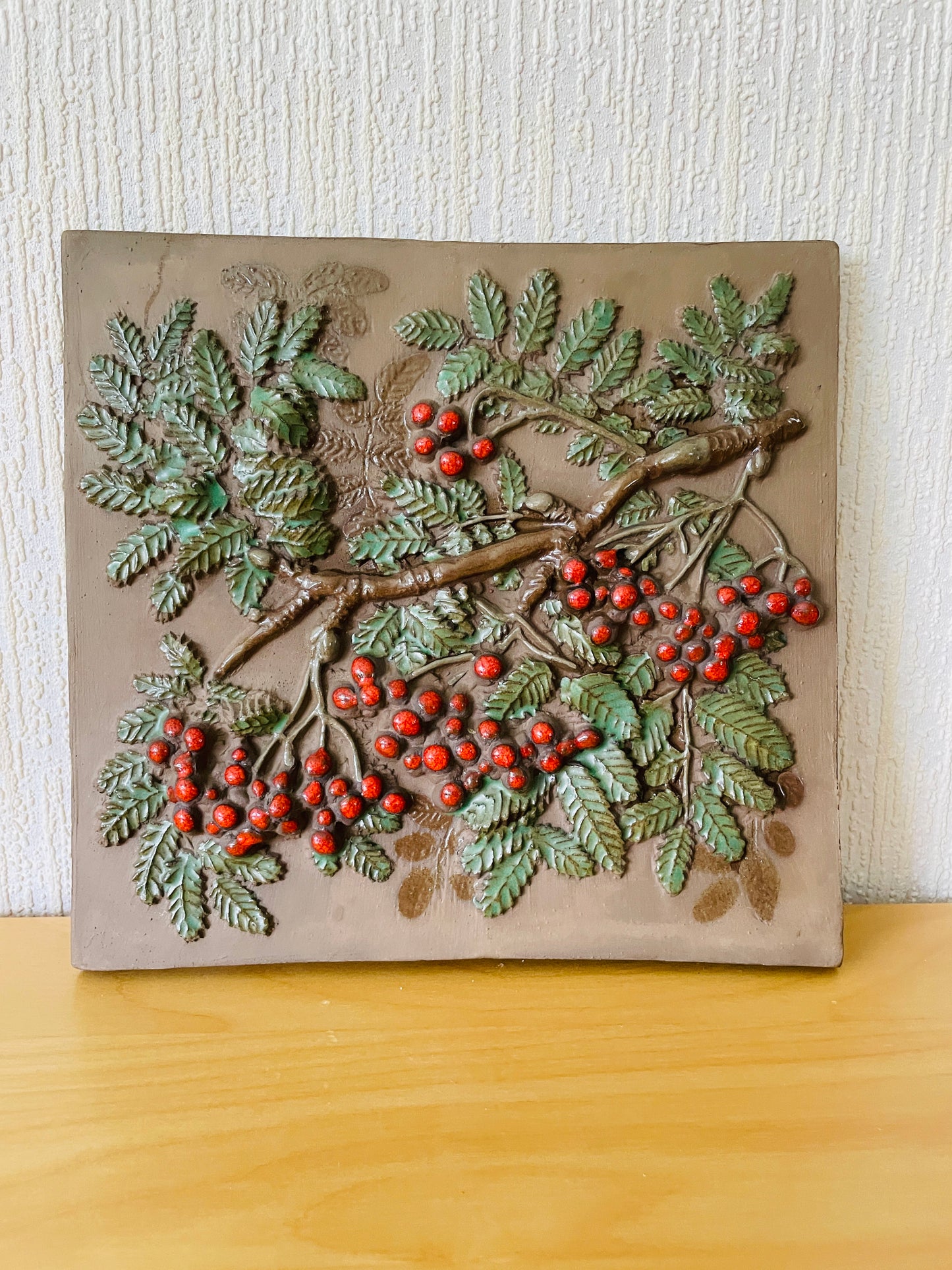 Jie Gantofta/ジィ ガントフタ/陶板/Rönnbär/西洋ナナカマド/大判