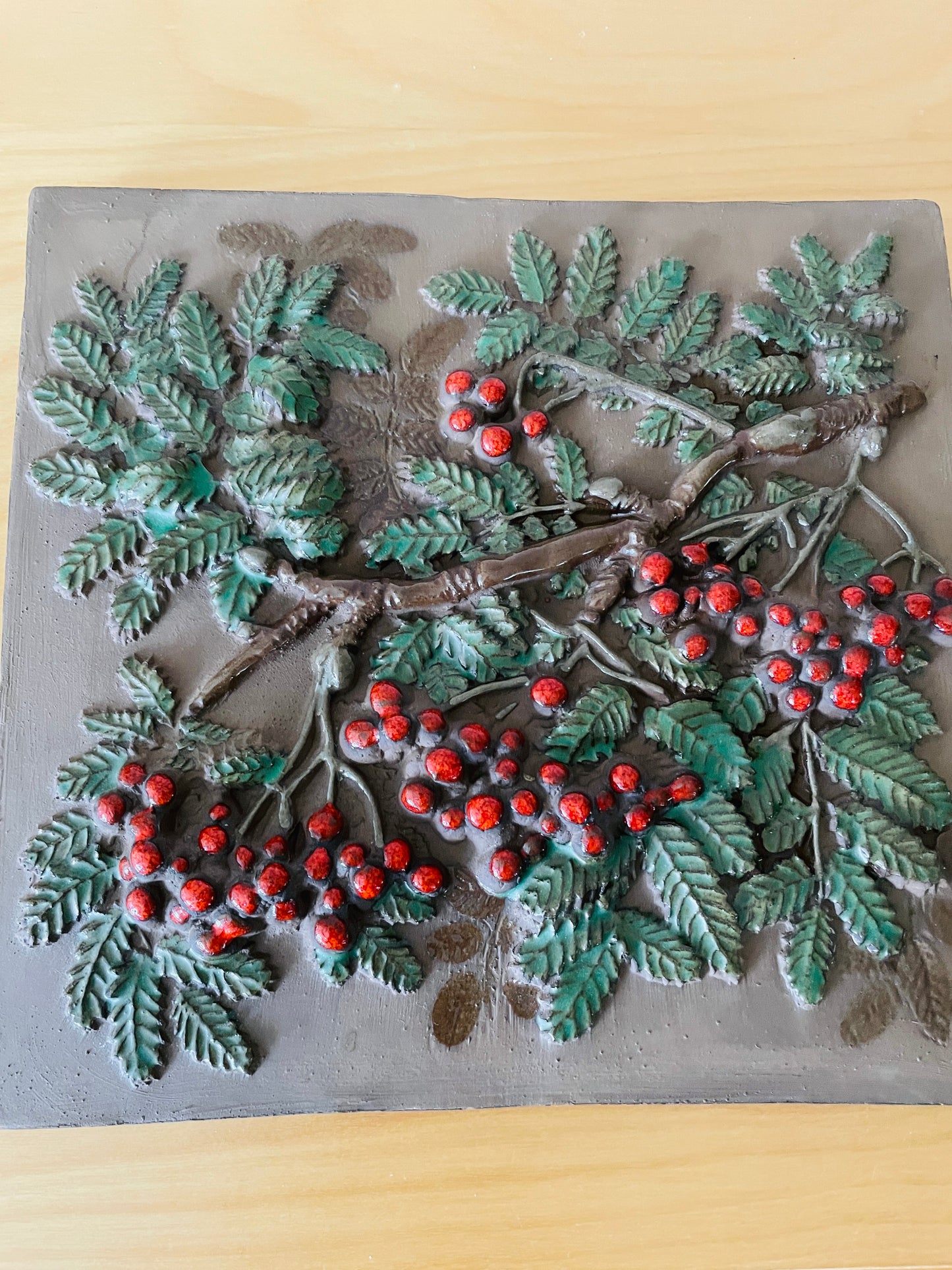 Jie Gantofta/ジィ ガントフタ/陶板/Rönnbär/西洋ナナカマド/大判