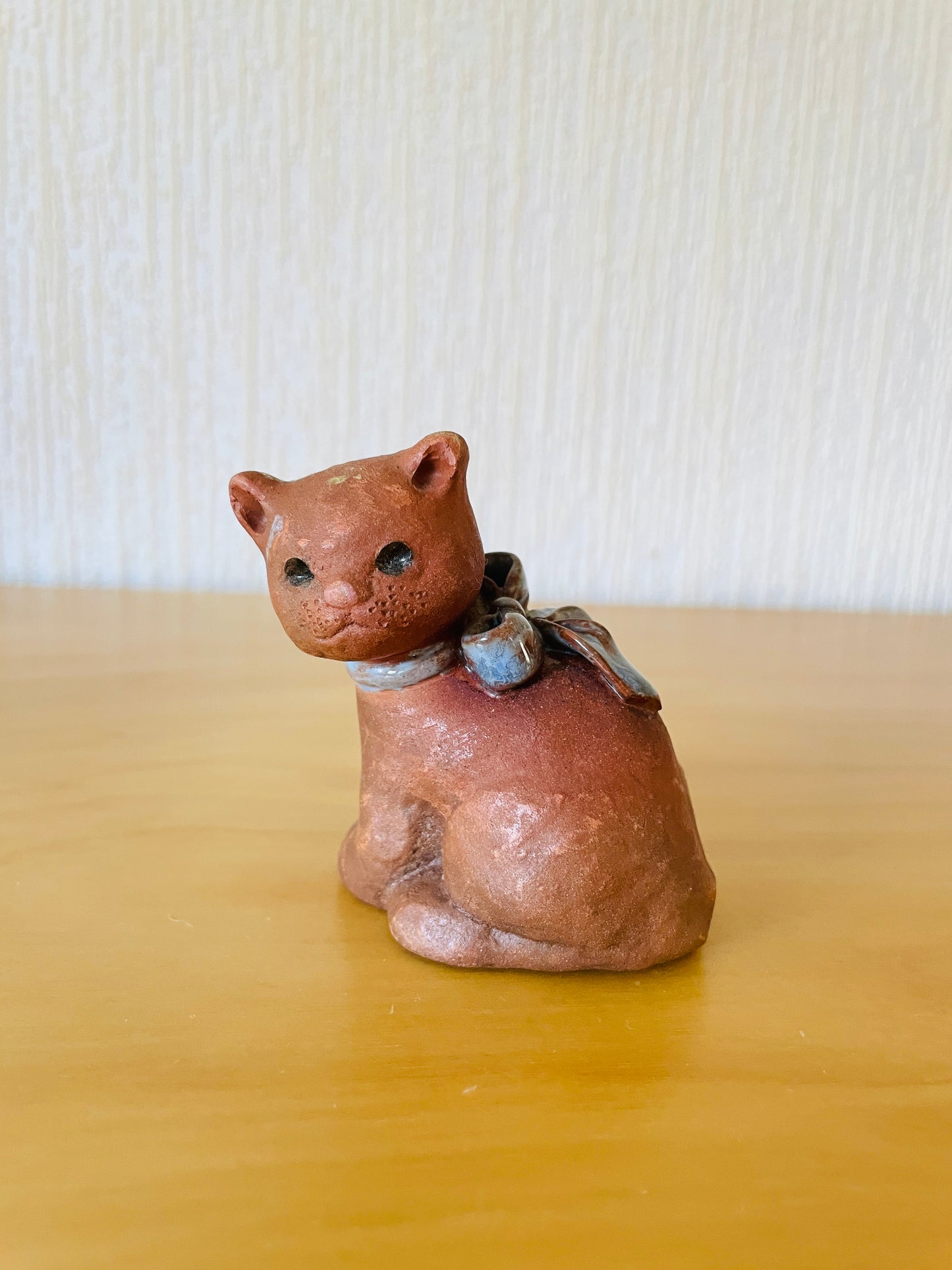 Rutebo Leksand/ルーテボー/レイクサンド/ブルーのリボンを付けたネコちゃん