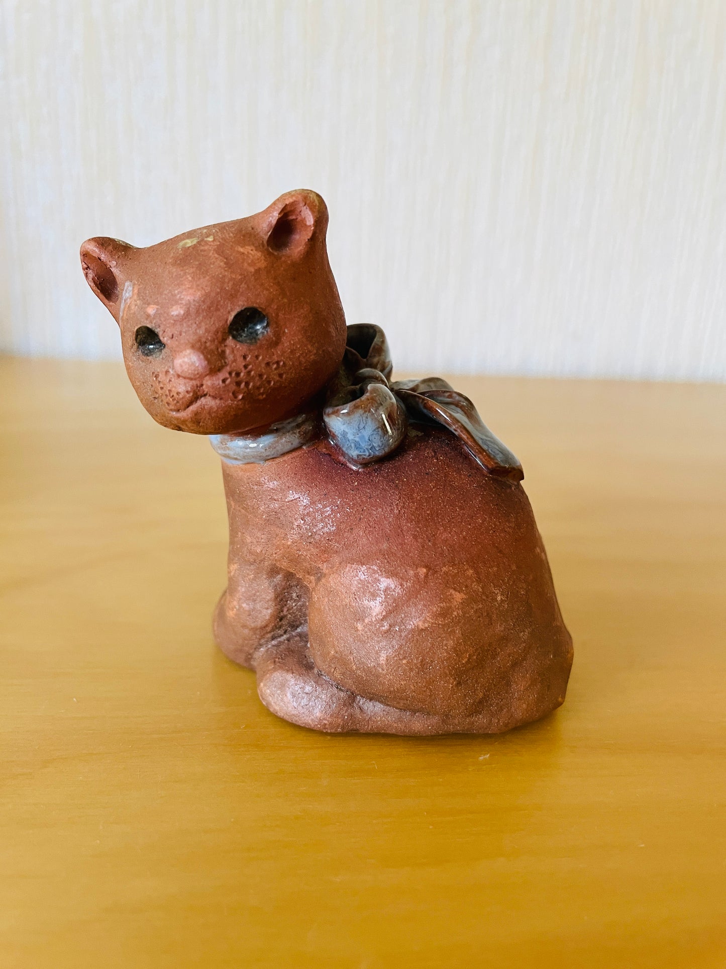 Rutebo Leksand/ルーテボー/レイクサンド/ブルーのリボンを付けたネコちゃん