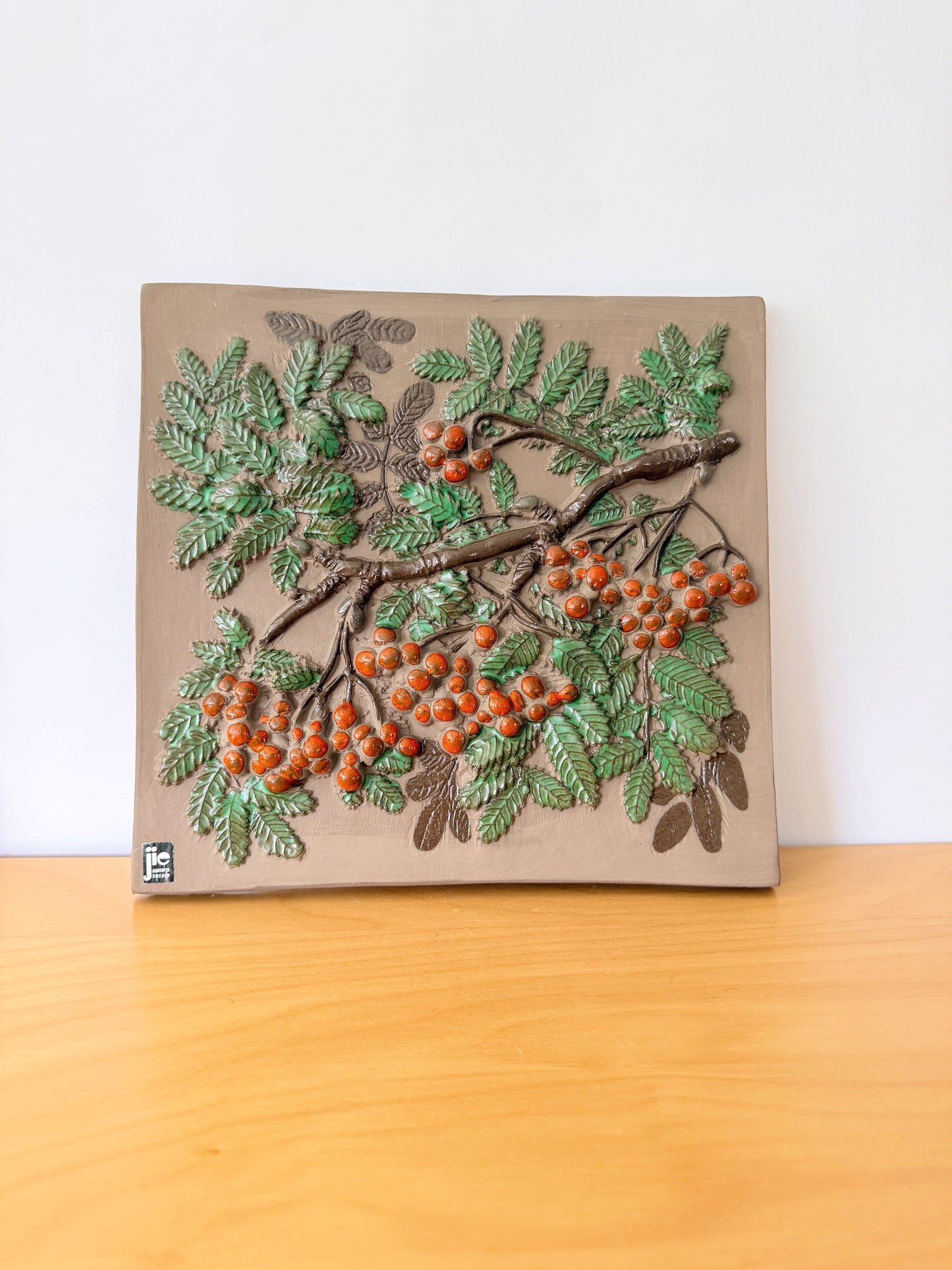 Jie Gantofta/Jie Gantofta/Ceramic panel/Rönnbär/Rowan/Large