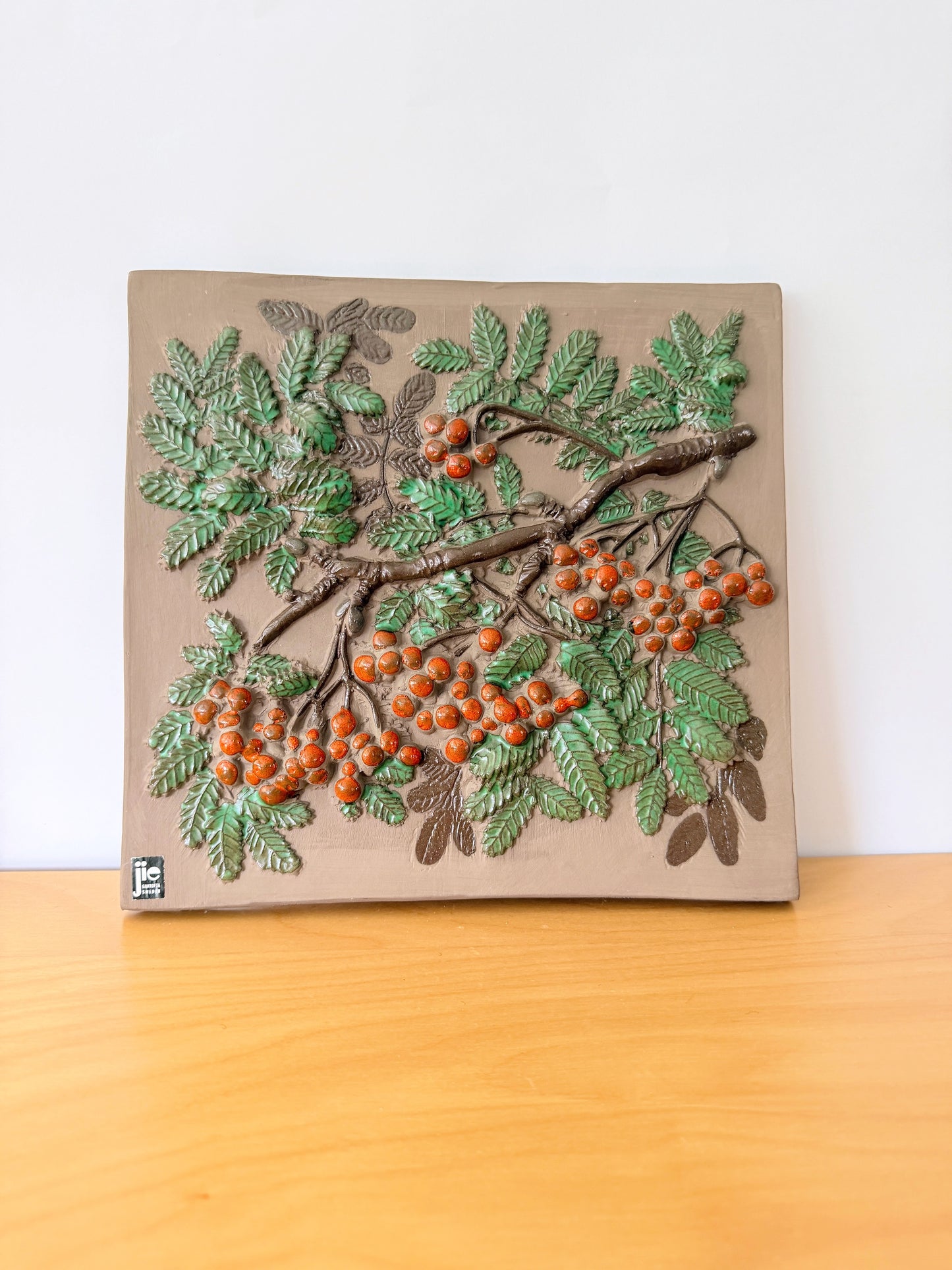 Jie Gantofta/Jie Gantofta/Ceramic panel/Rönnbär/Rowan/Large