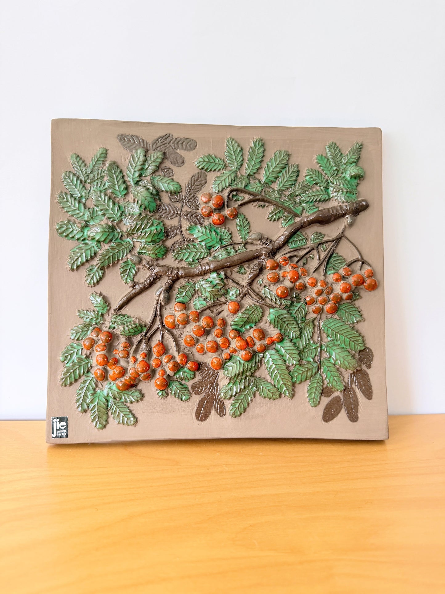 Jie Gantofta/Jie Gantofta/Ceramic panel/Rönnbär/Rowan/Large