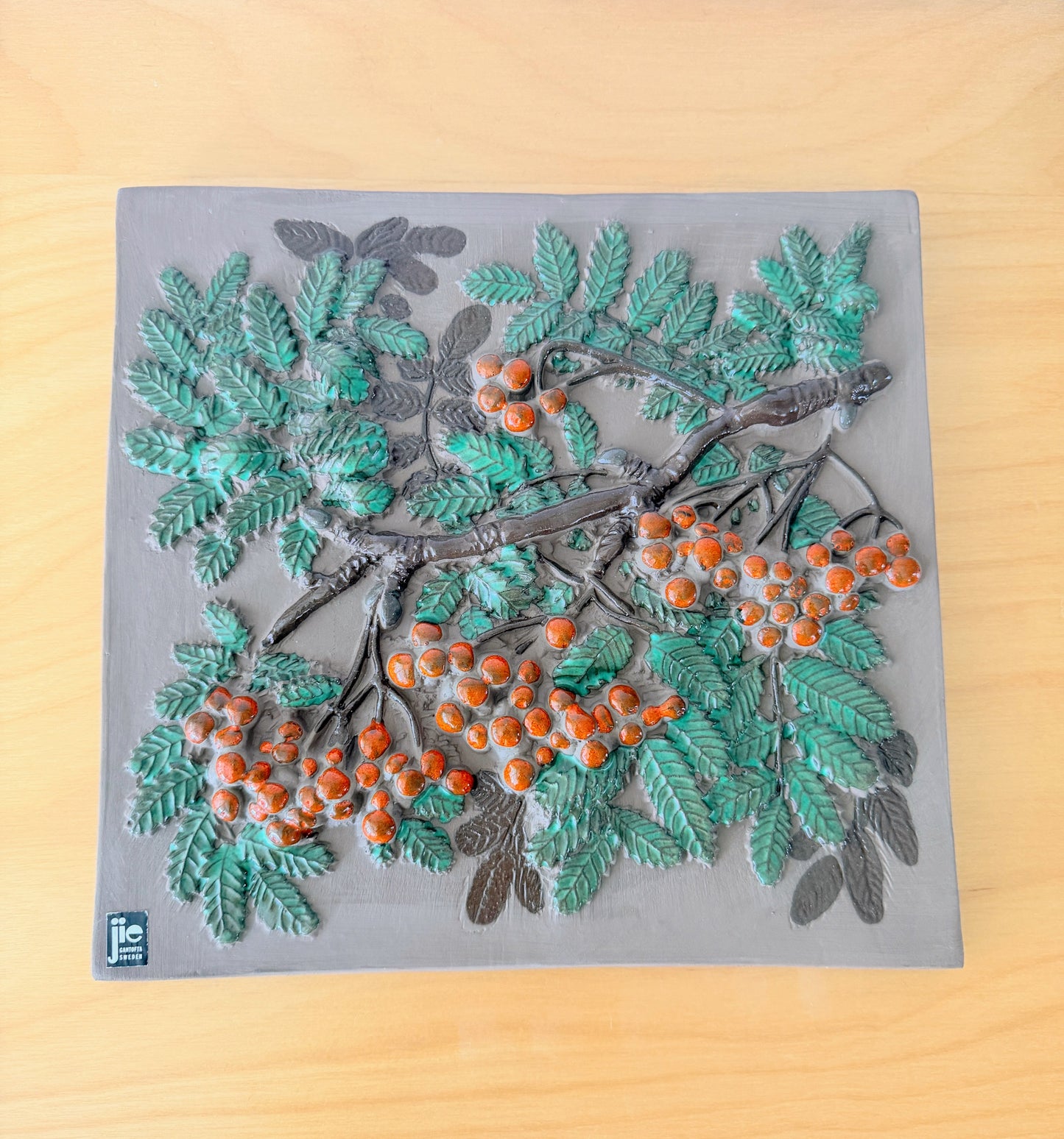 Jie Gantofta/Jie Gantofta/Ceramic panel/Rönnbär/Rowan/Large