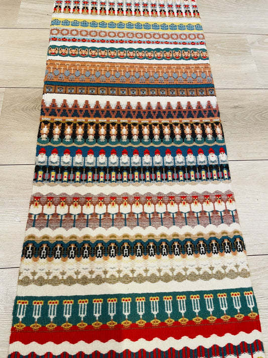 北欧伝統手工芸/Bunden Rosengang/ブンデン.ローゼンガング織/タペストリー/北欧のクリスマス/大作