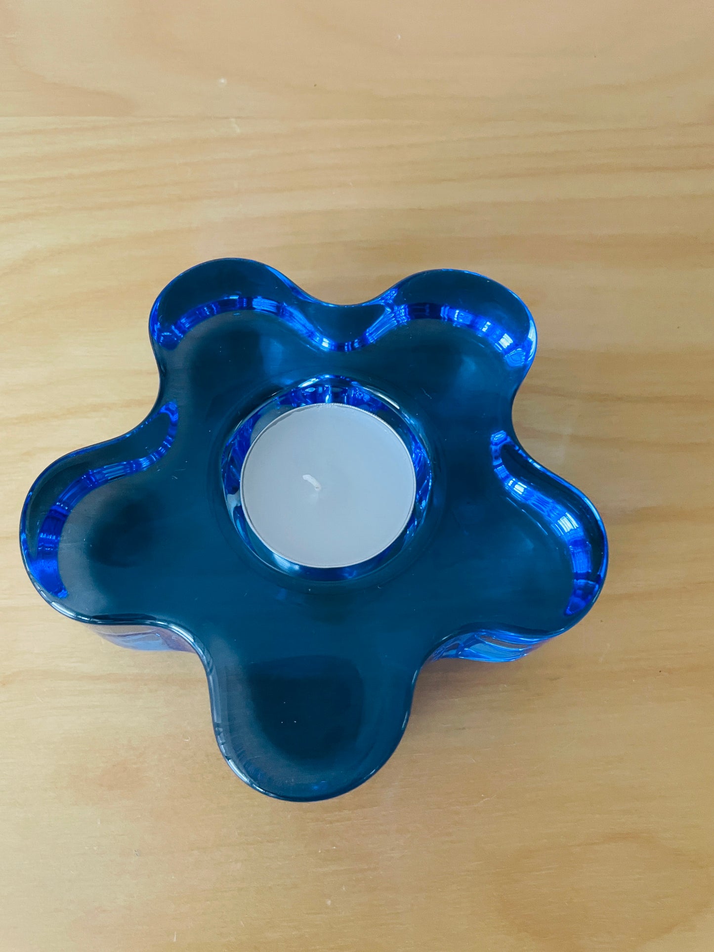 Kosta Boda/コスタ ボーダ/クリスタルガラス/お花型のキャンドルホルダー/ブルー