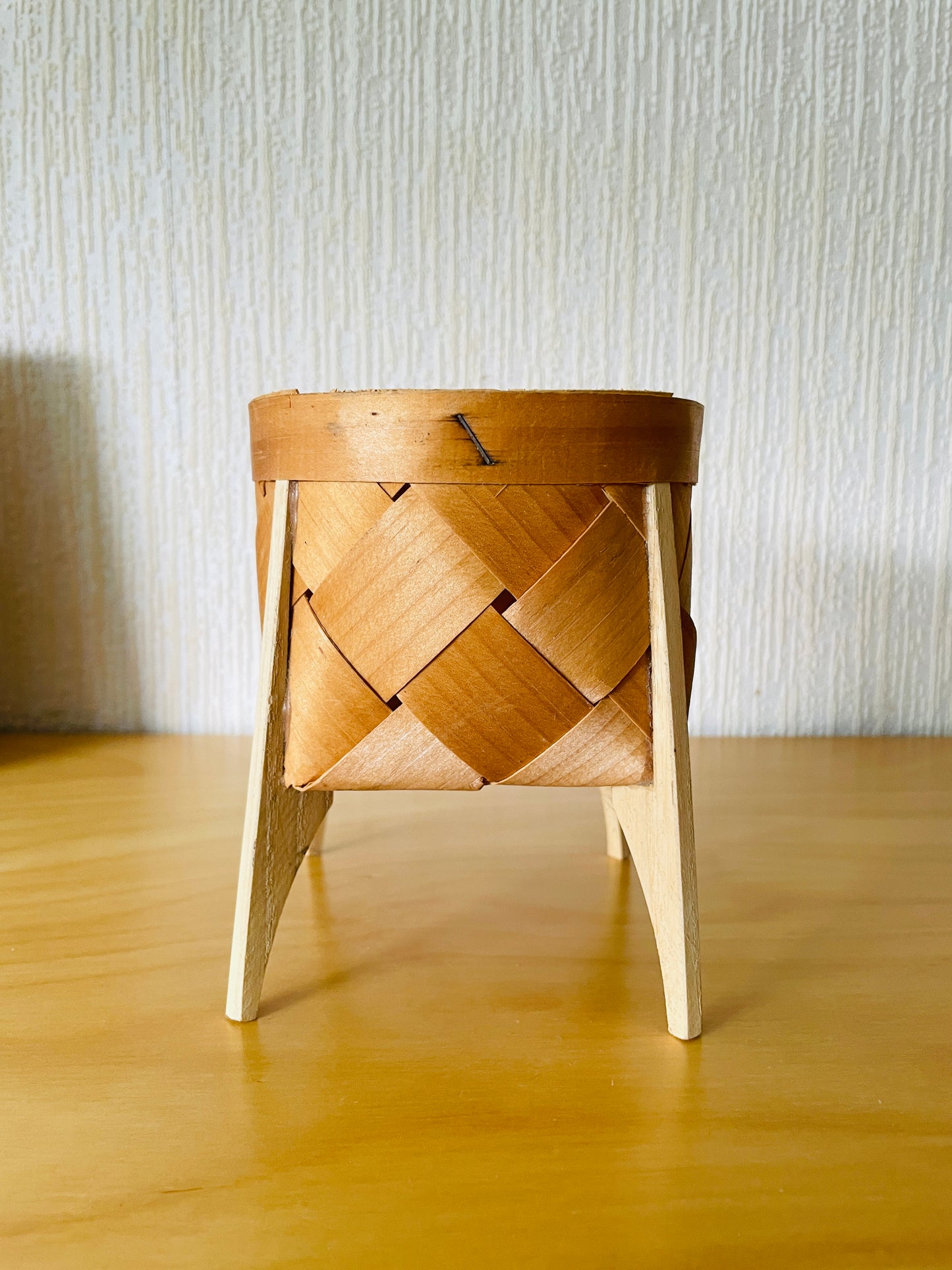 北欧伝統手/Spånkorg/工芸スポンコリ/脚付き