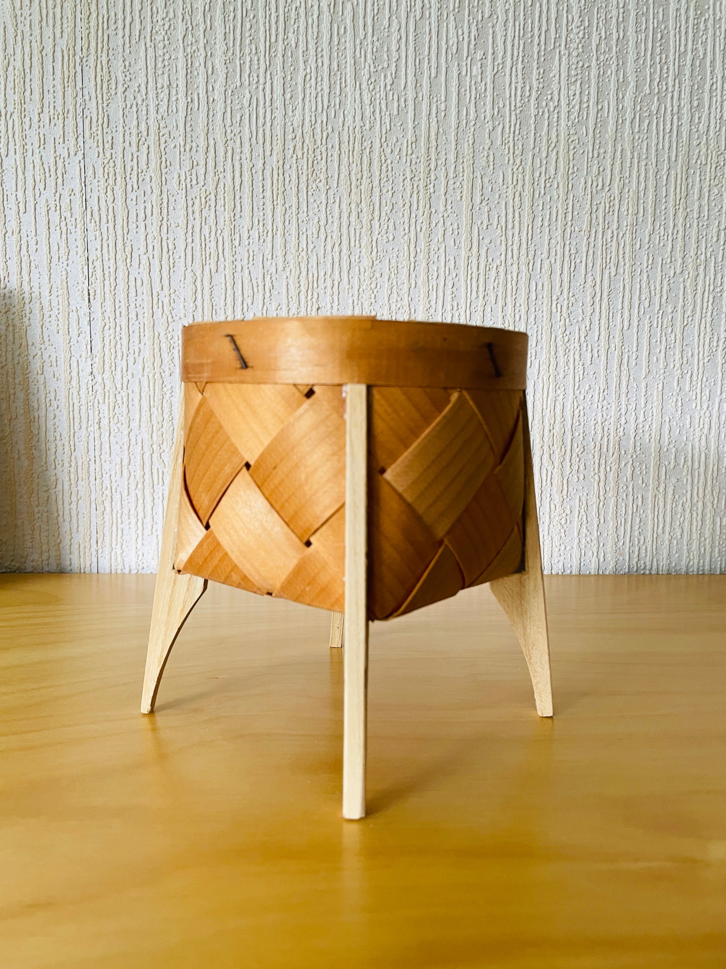 北欧伝統手/Spånkorg/工芸スポンコリ/脚付き