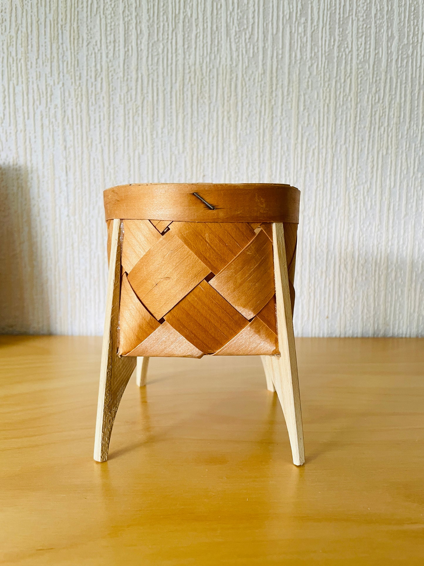 北欧伝統手/Spånkorg/工芸スポンコリ/脚付き