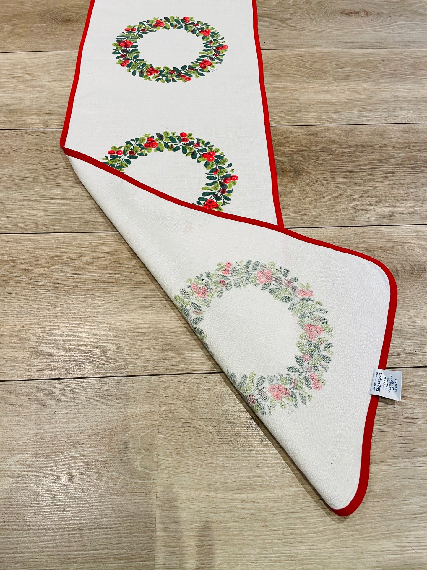 Jobs Handtryck/ジョブス/ハンドプリント/リンゴンベリーのテーブルセンター